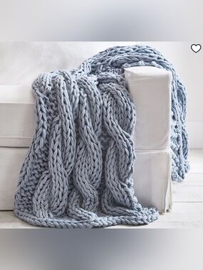 🆕NWT 🏡 POTTERY BARN - “Colossal Handknit Throw Blanket” 🏡 {44” x 56”} Chambray🆕